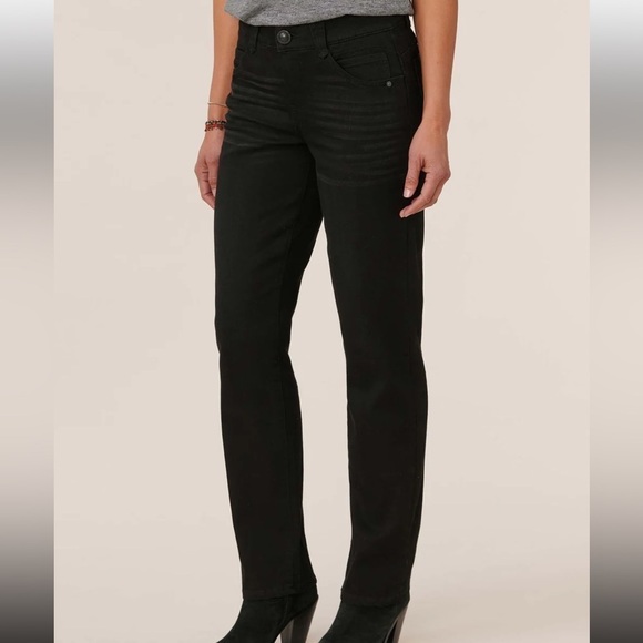 Democracy “Ab"solution® Petite Straight Leg Black Jeans - Picture 2 of 6